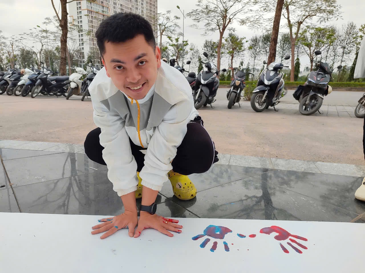 Hands Painting 1